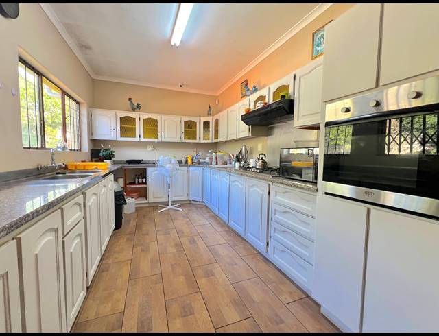 4 BEDROOM HOUSE FOR SALE IN SCOTTBURGH CENTRAL